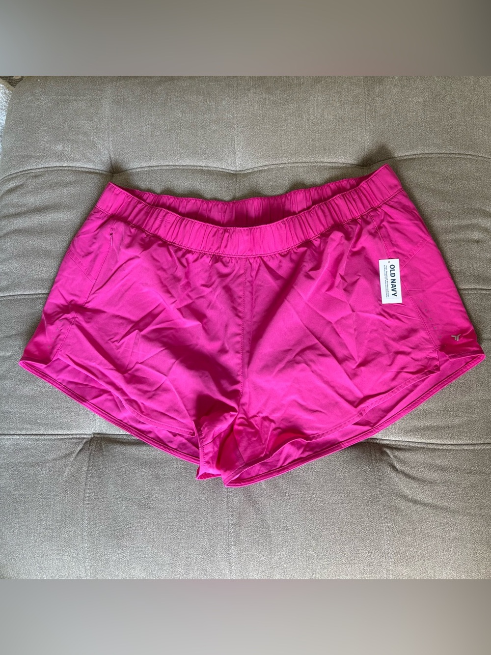 Old Navy Women’s Pink Mid Rise Active Shorts